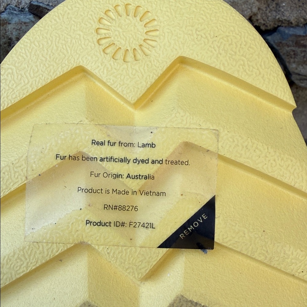 NEW UGG Maxi Curly Slide Sandal Yellow Sheepskin Platform Slippers Women Size 12 - Picture 7 of 8